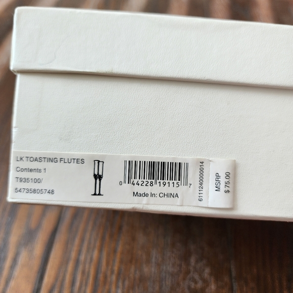 Vera Wang Wedgewood Love Knots Crystal Champagne Toasting Flutes Boxed set - Picture 7 of 7